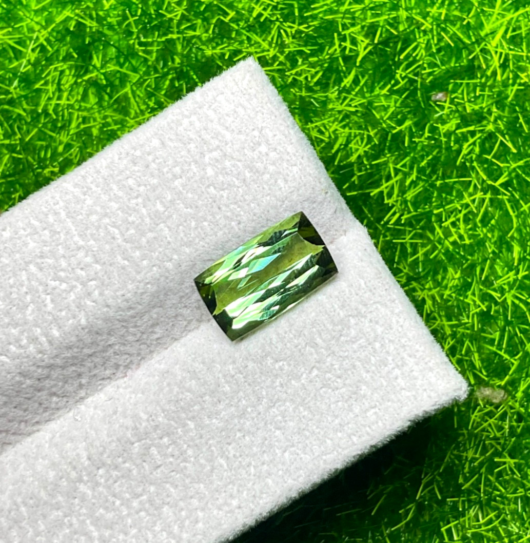 2.97cts natural top quality vivid green tourmaline cushion loose gemstone