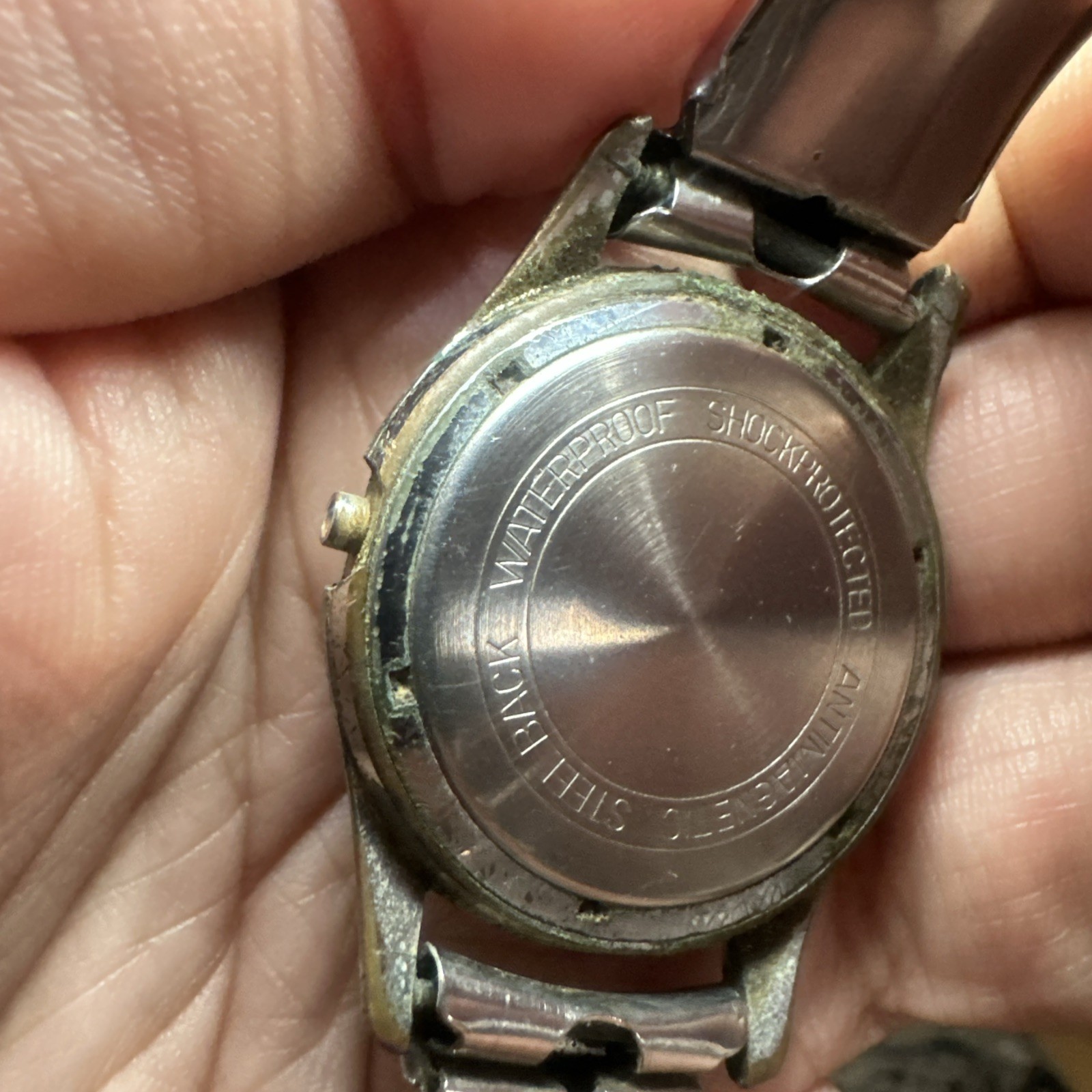 Vintage HELBROS INVINCIBLE gold mens Manual Wind 33mm Mens Watch – For Repair