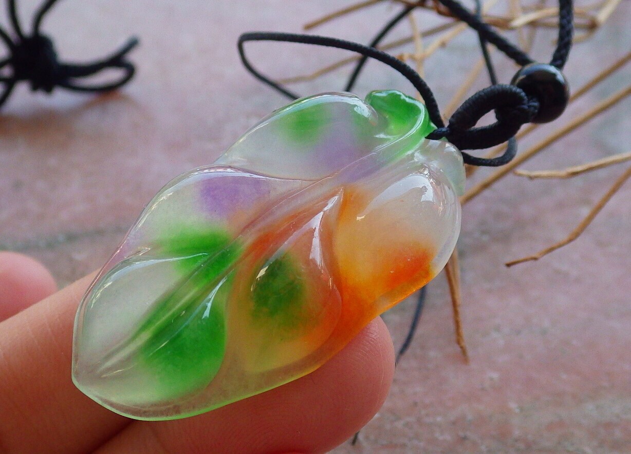 1pc 3 color ICY Lavender Red Green JADE PENDANT Leaf with jewelry cord 390459 US