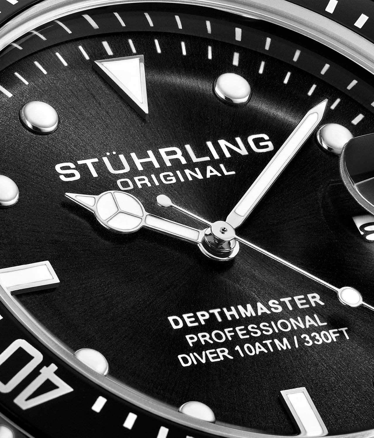 Stuhrling Mens Water Dive Watch Silver 42mm Case Screw down Crown Rubber Strap