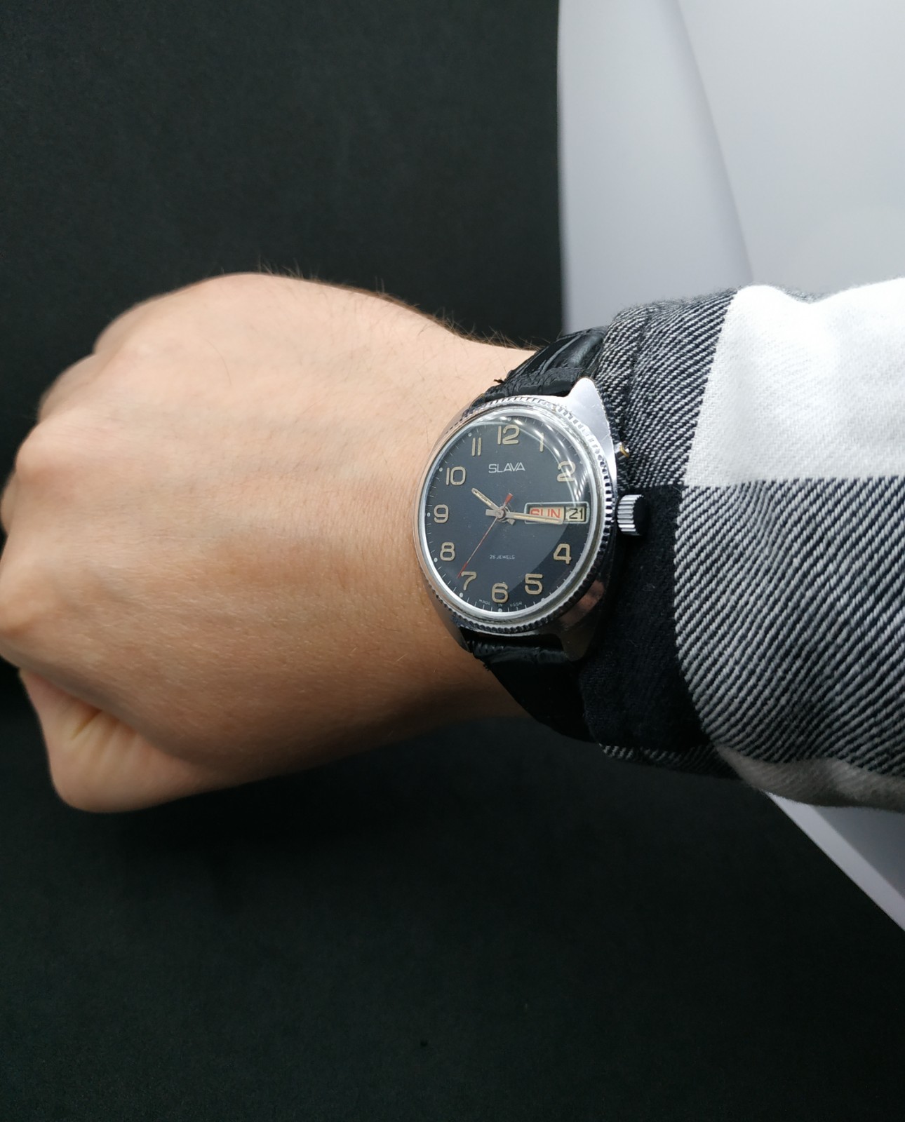 Classic Men’s Vintage Watch SLAVA USSR Mechanical SERVICED Retro Soviet day/date