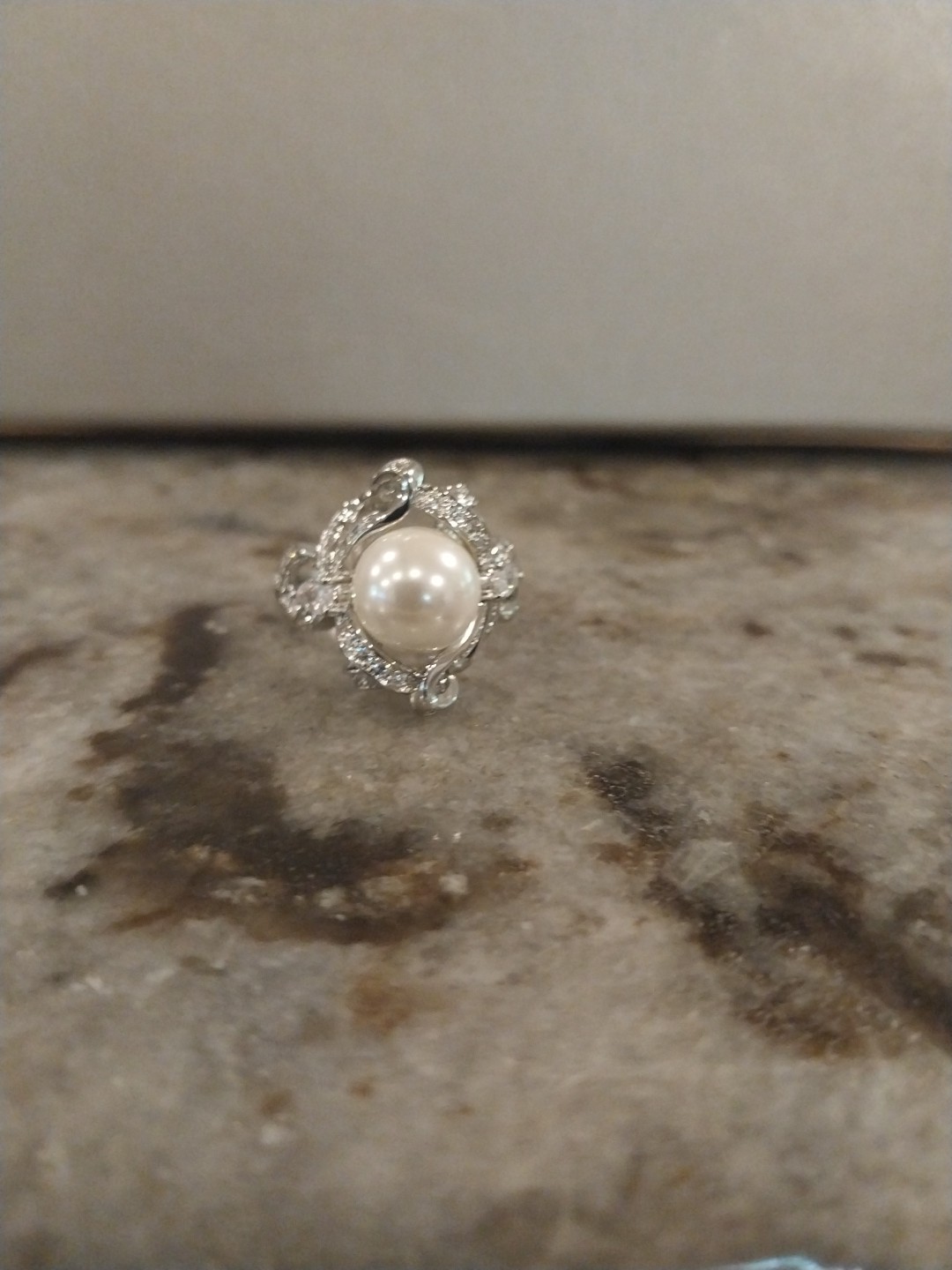 White Shell Pearl, Simulated Diamond Ring in Silvertone (Size 9.0) 1.10 ctw