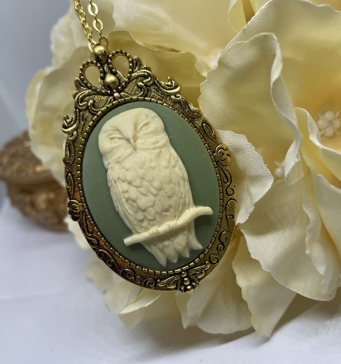 Gothic Celtic Irish Green Owl Cameo Necklace Brooch GOLD Pendant Wedding gift