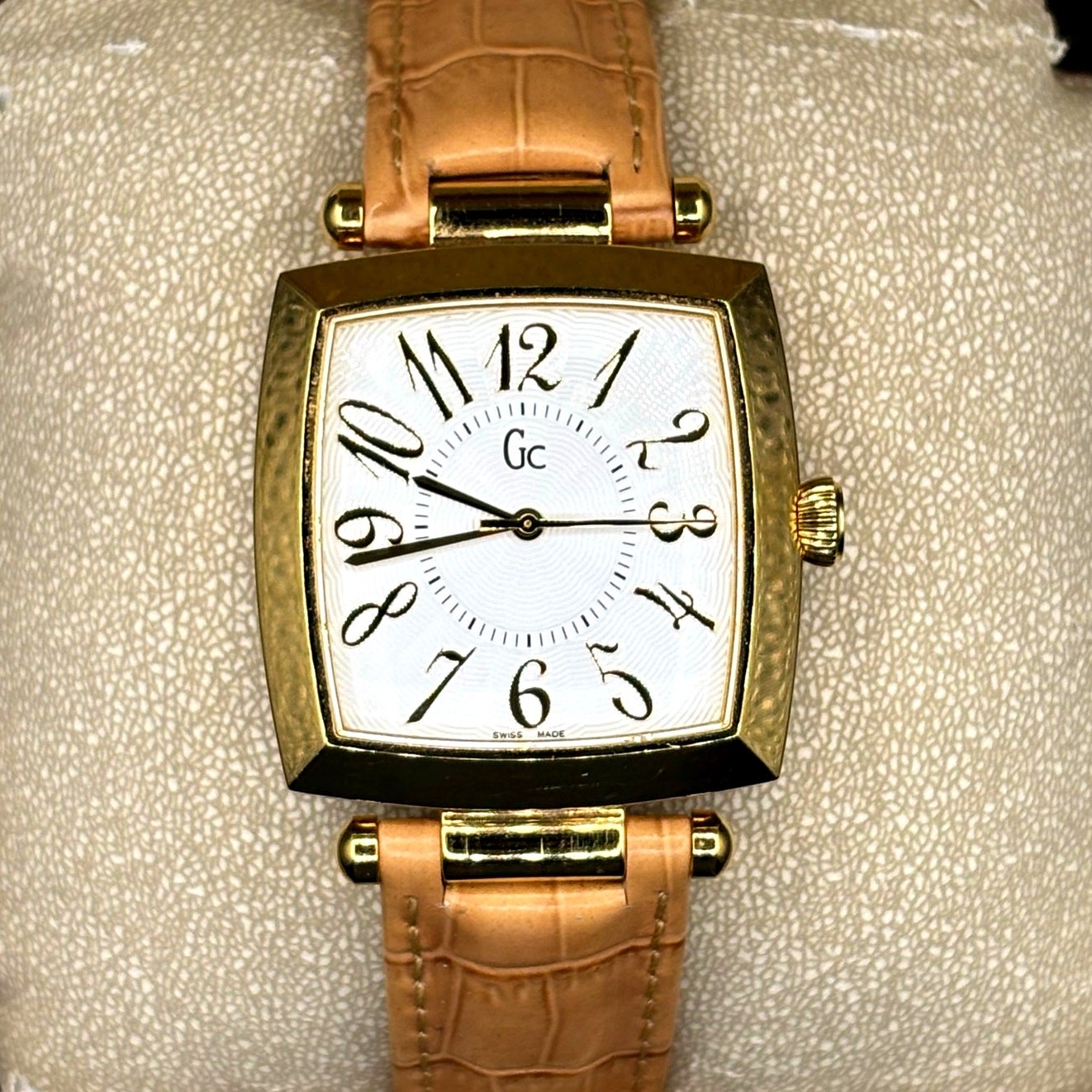 Vintage Gc 18500 Swiss Made Gold Tone Quartz Watch Full Set Box Papers