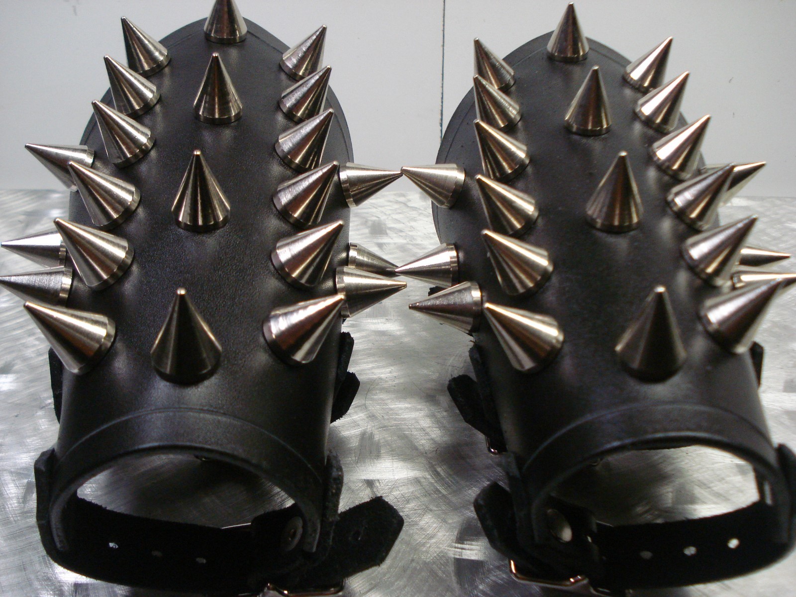 LEATHER CONE SPIKE GAUNTLETS. BLACK DEATH (MDLG0099)….. ANGEL CORPSE’S
