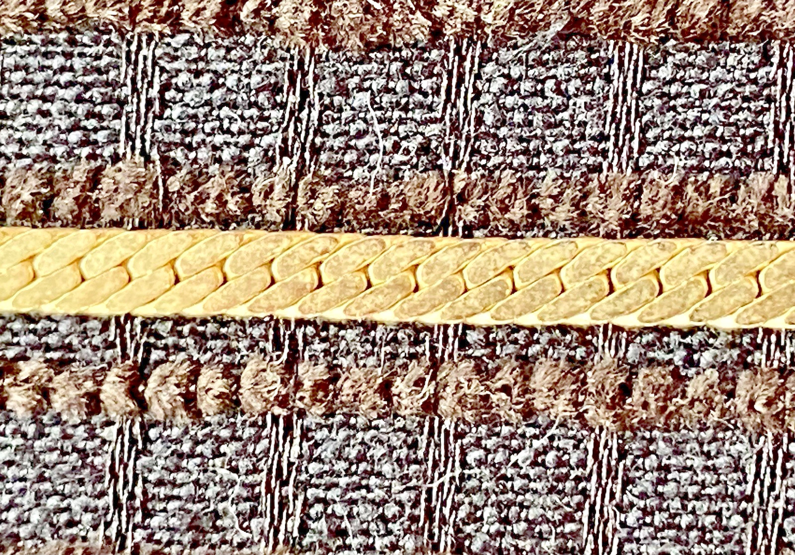 Vintage Korea Gold Tone Herringbone Chain Bracelet Flat Snake Link 7.25″ Retro
