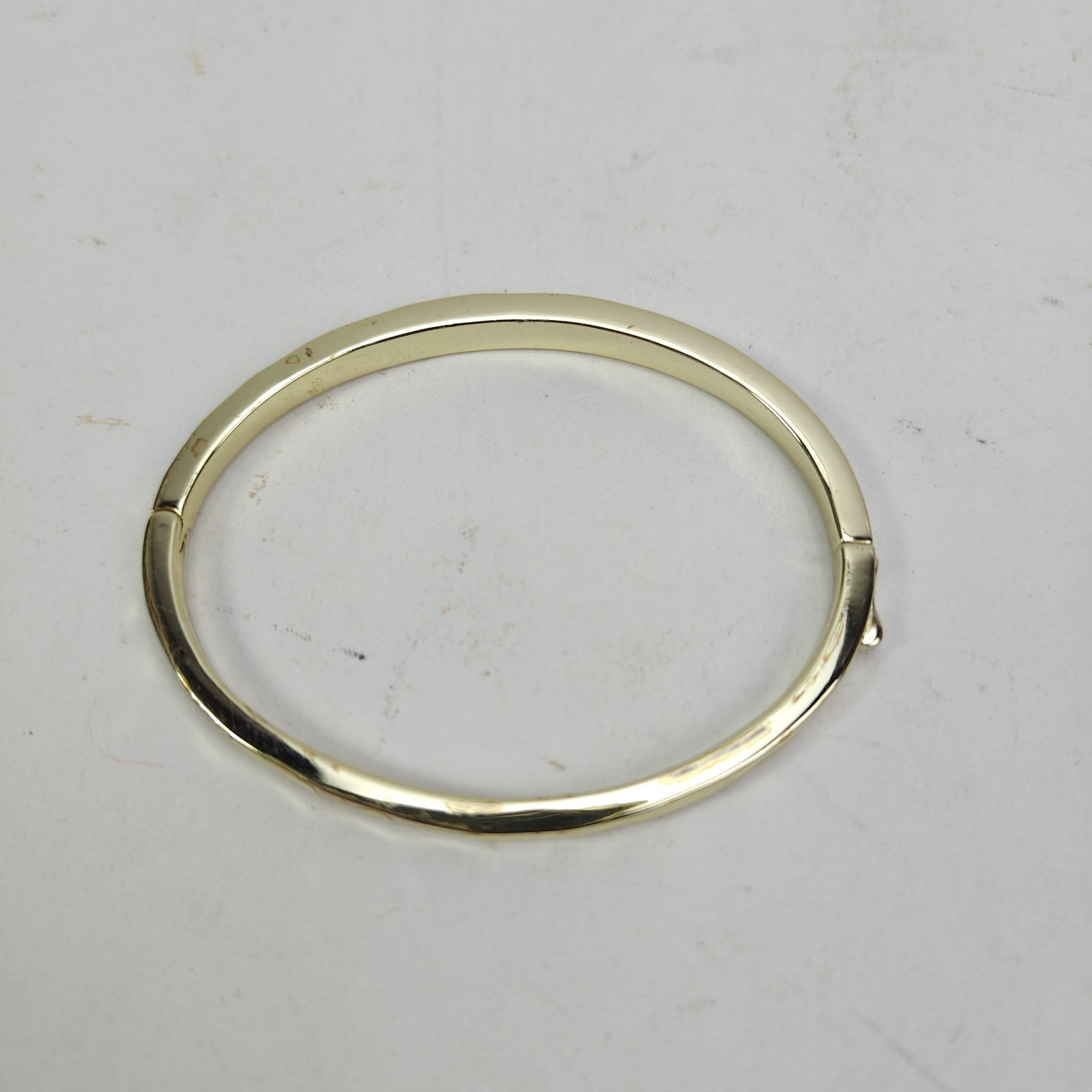 KENDRA SCOTT Zorte Gold Tone Bracelet Hammered Hinged Bangle S/M 16cm 6.25″