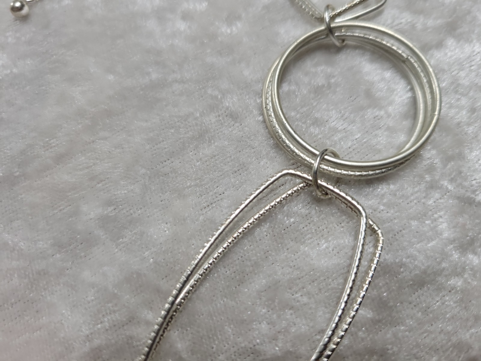 Necklace Silver Tone Shapes and Large Links Necklace 30″