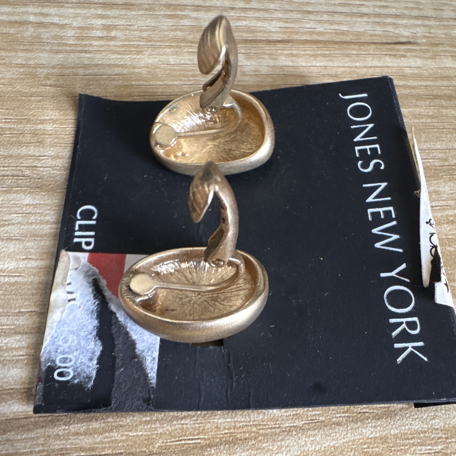 Jones New York Gold Tone Oval Clip-On Dangle Earrings Lobe No Stone Metal MPN