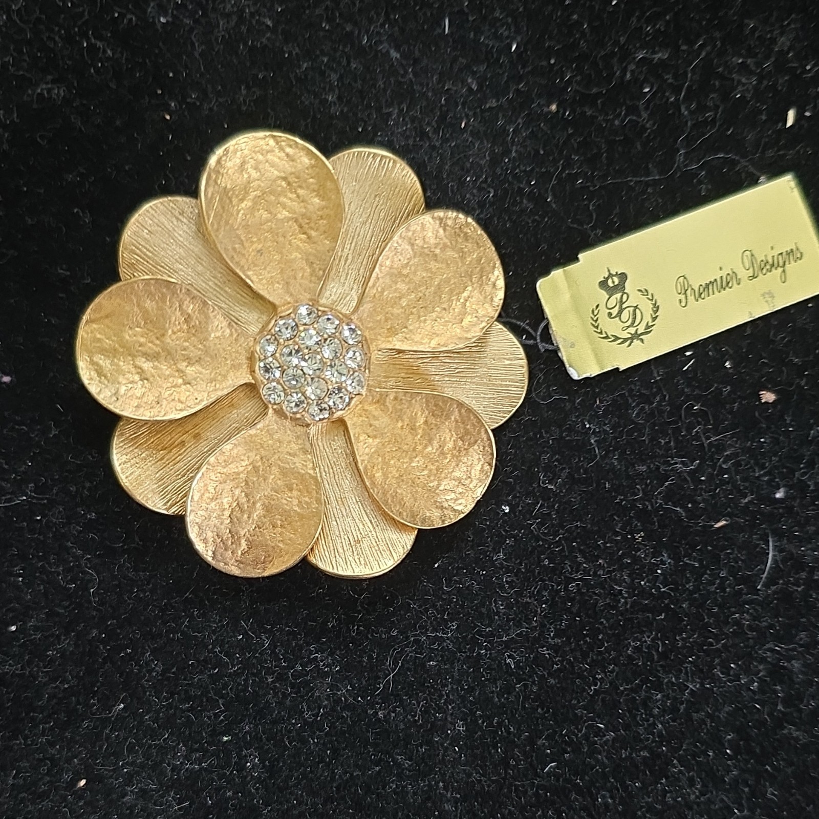 Premier Designs MPN 4396 Gold Tone Flower Brooch Pin w/ Clear Rhinestone
