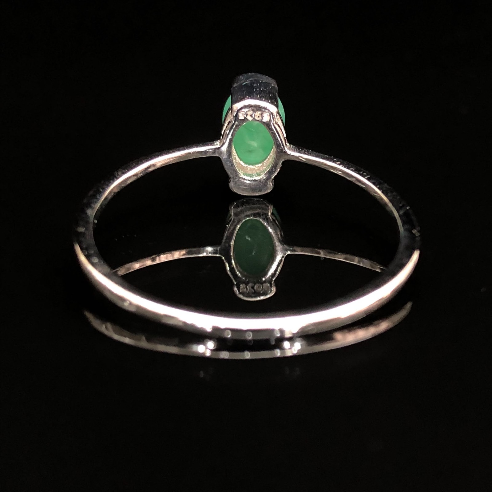 Natural Emerald Gemstone 925 Sterling Silver Ring Oval Top Rich Green 7.5