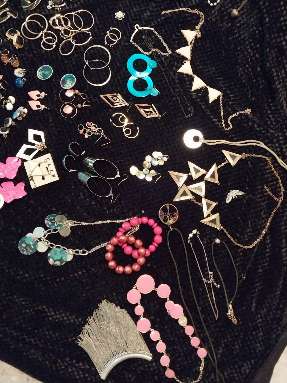 vtg EARRINGS LOT BUNDLE Jewelry Necklaces Broach Bracelet Estate OVER 185 PCS