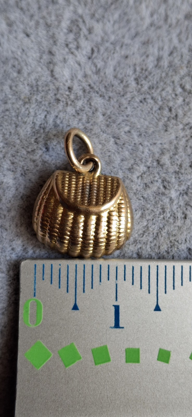9ct Yellow Gold Handbag Charm Pendant