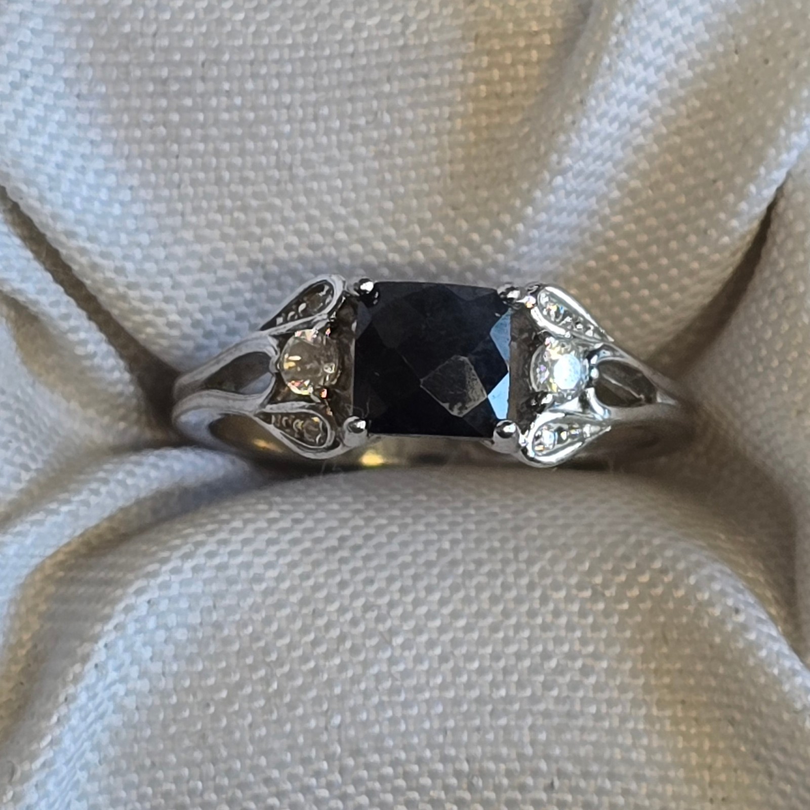 Sterling Silver Ring 2.82g Jewelry Size 8 Black & Clear Stones *READ*