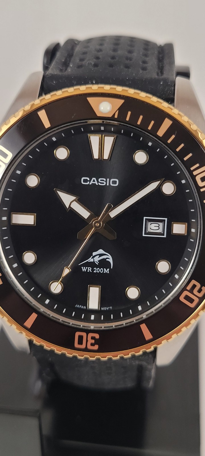 Casio Duro Mens 200m Dive Quartz Rotary Bezel Date 46mm Watch MDV106G-1AV