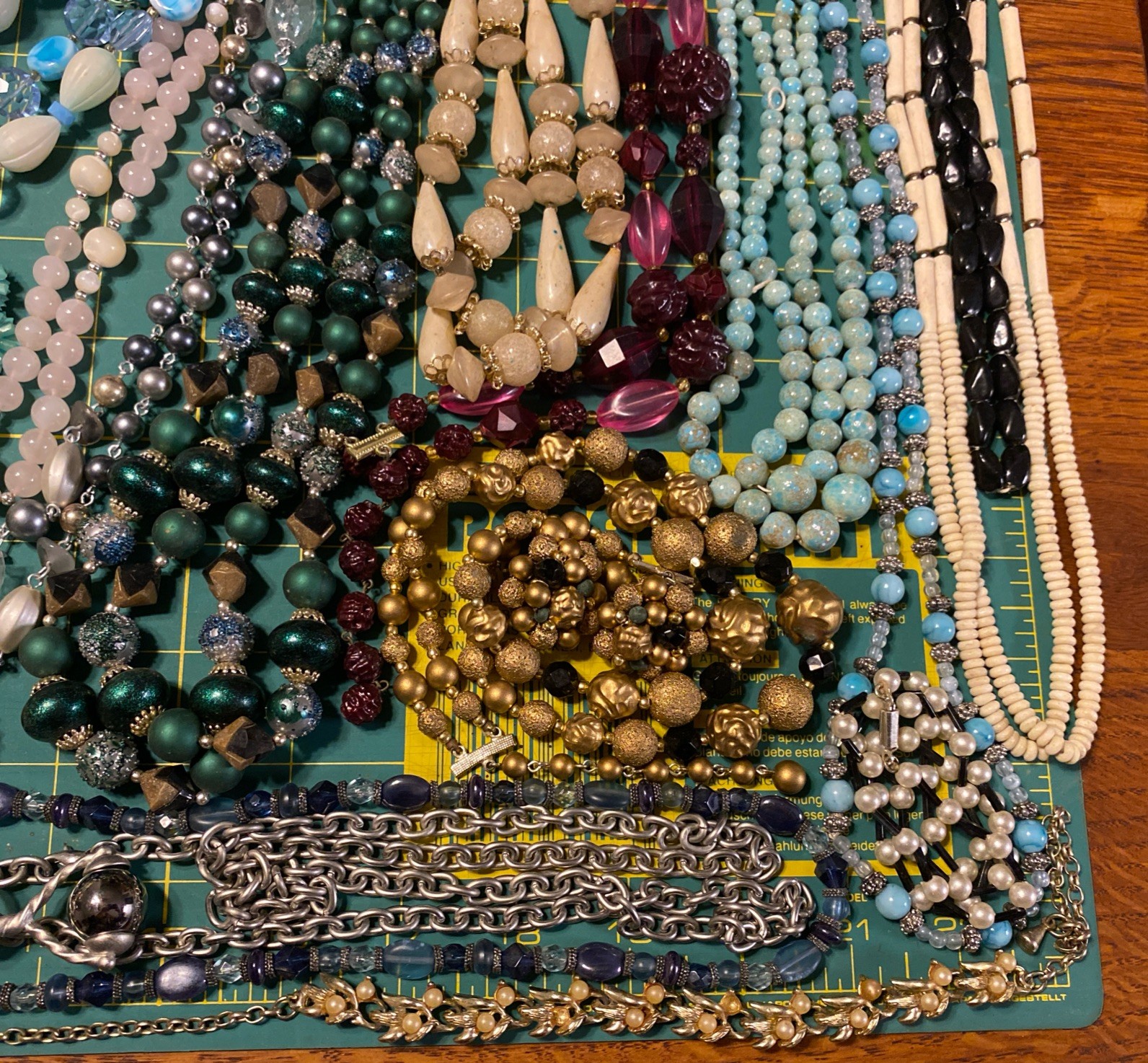 4.5 Lb Vintage Costume 70 Pc Jewelry Lot Mix Box Wearable Pieces Estate Auctions