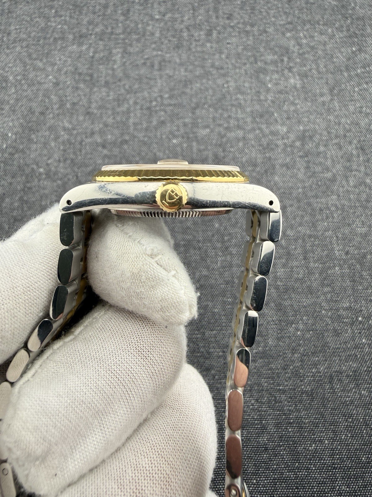 Tudor Prince Date – Ref. 74033 – Gold Linen Dial – 18k Yellow Gold Bezel!
