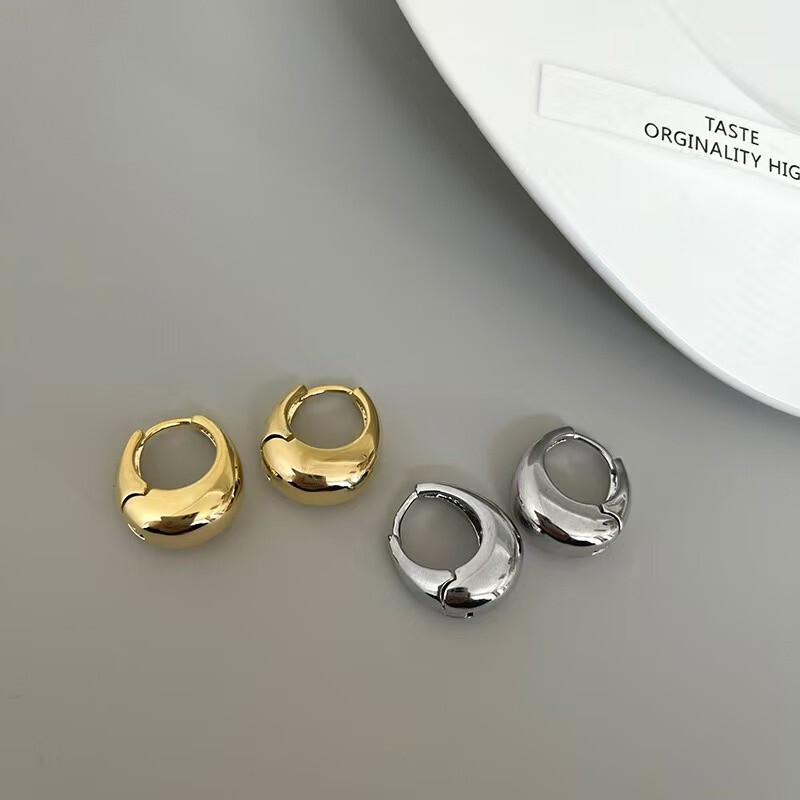 Classic Fashion Woman 14K Gold Plated Round Hoop Huggie Earring Clip