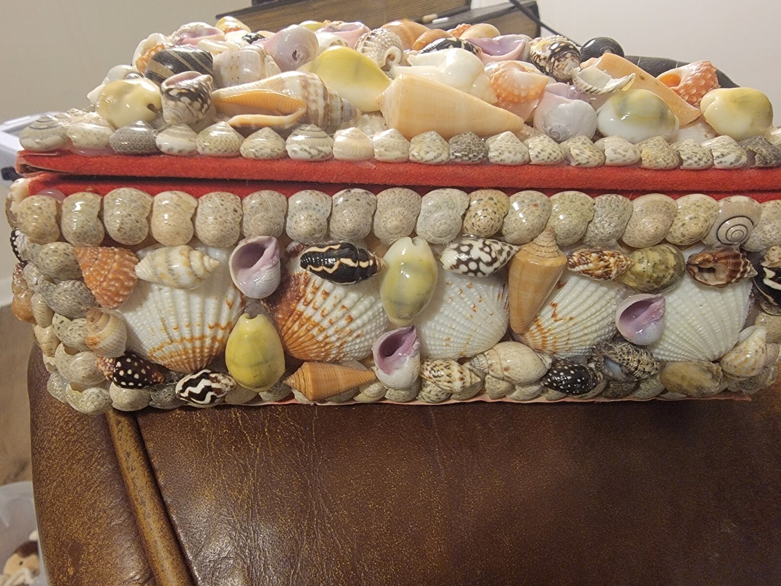 Retro Seashell Jewelry Box Fully Lined 7″X6″X2.5″ Beautiful Condition