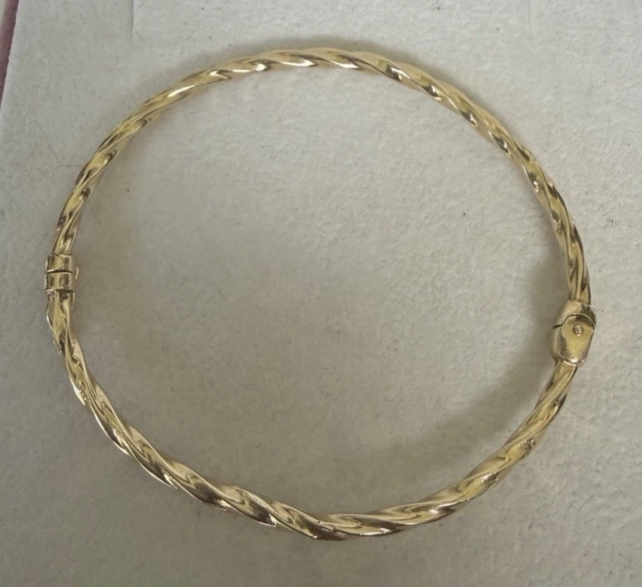 Vintage 14k Yellow Gold Twisted Rope Hollow Bangle Bracelet 6.3 Inches. 4.1gr