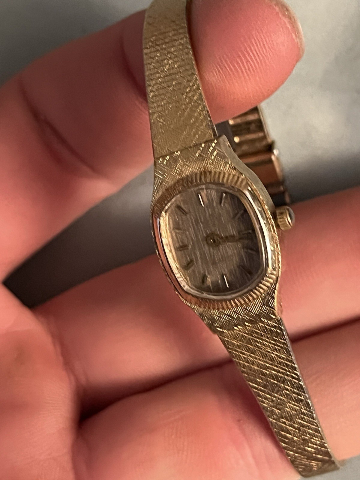 Vintage 1983 Bulova Ladies Gold Tone Goddess Of Time Watch Women’s