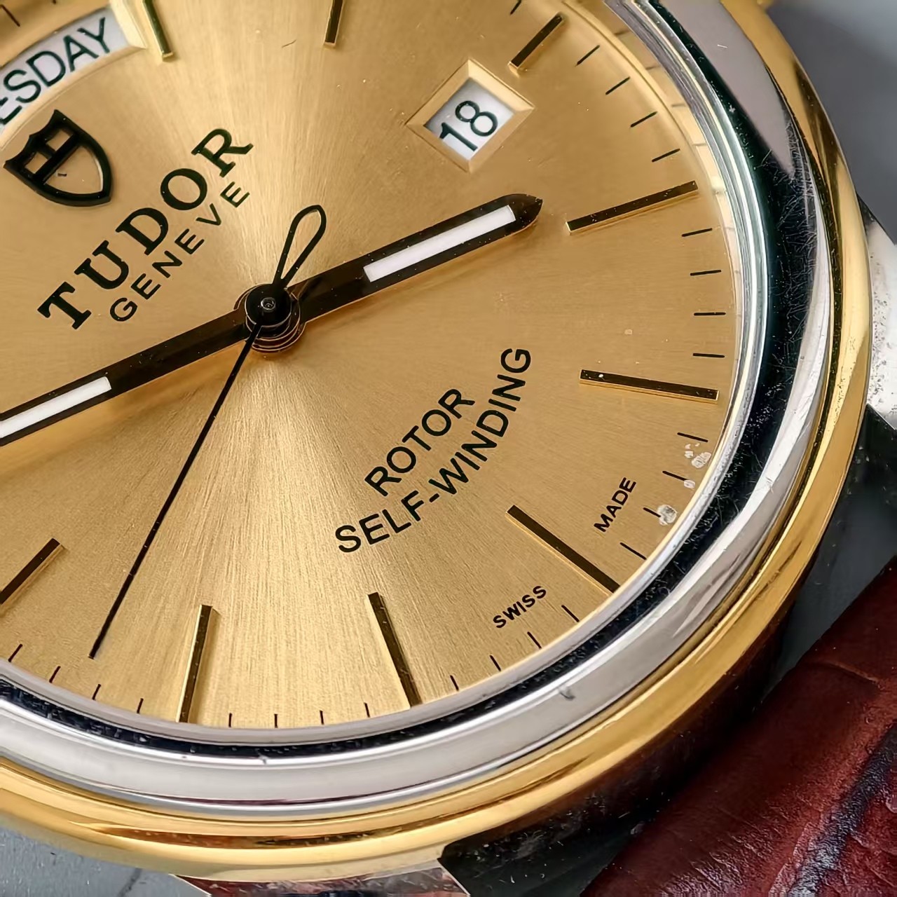 Tudor Champagne Dial Glamour M56003-0040 Men’s Watch Automatic 39mm Date
