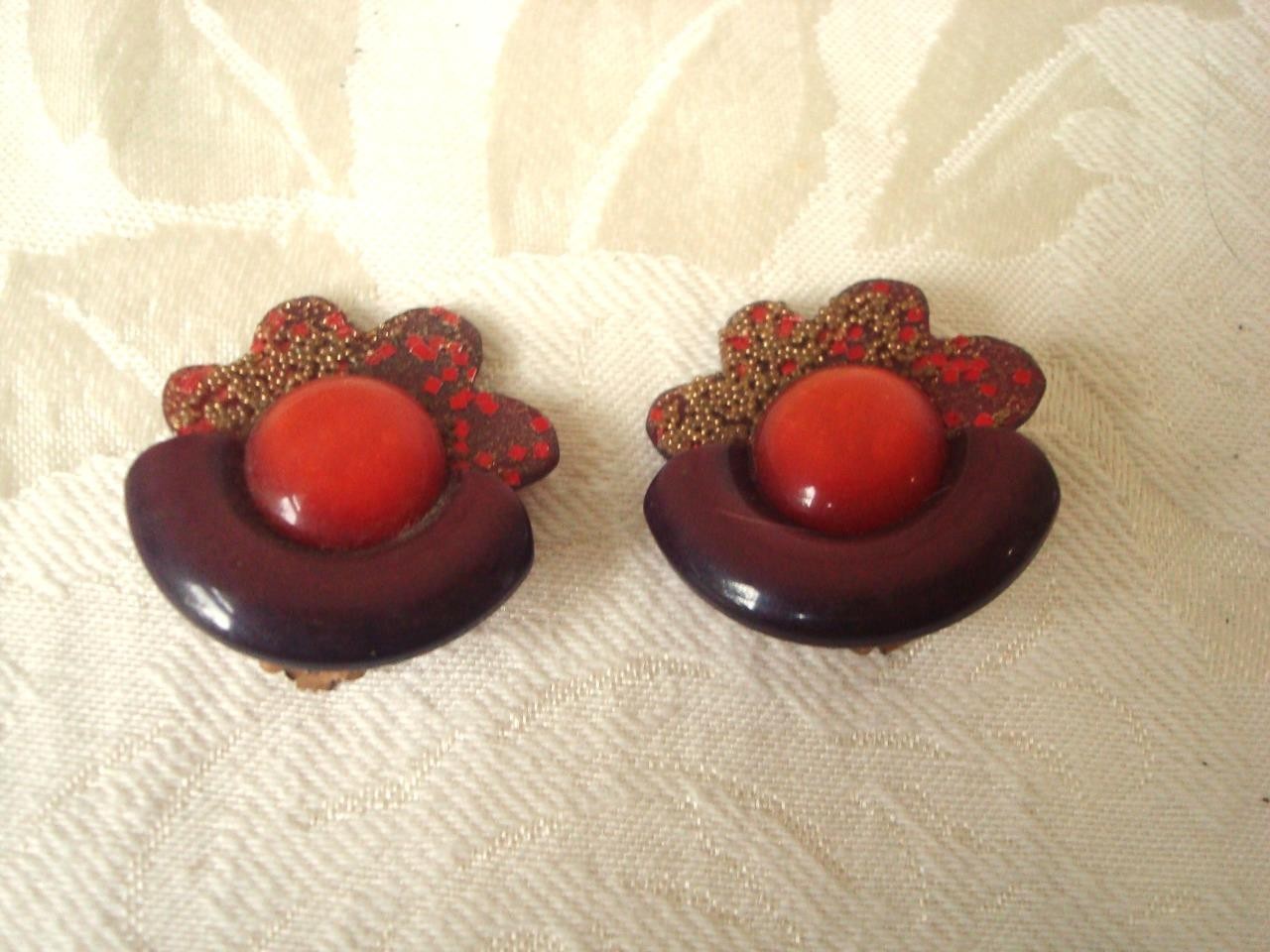Vintage Red Maroon Moonglow Lucite Clip Earrings Red Confetti Gold Sugaring KJ