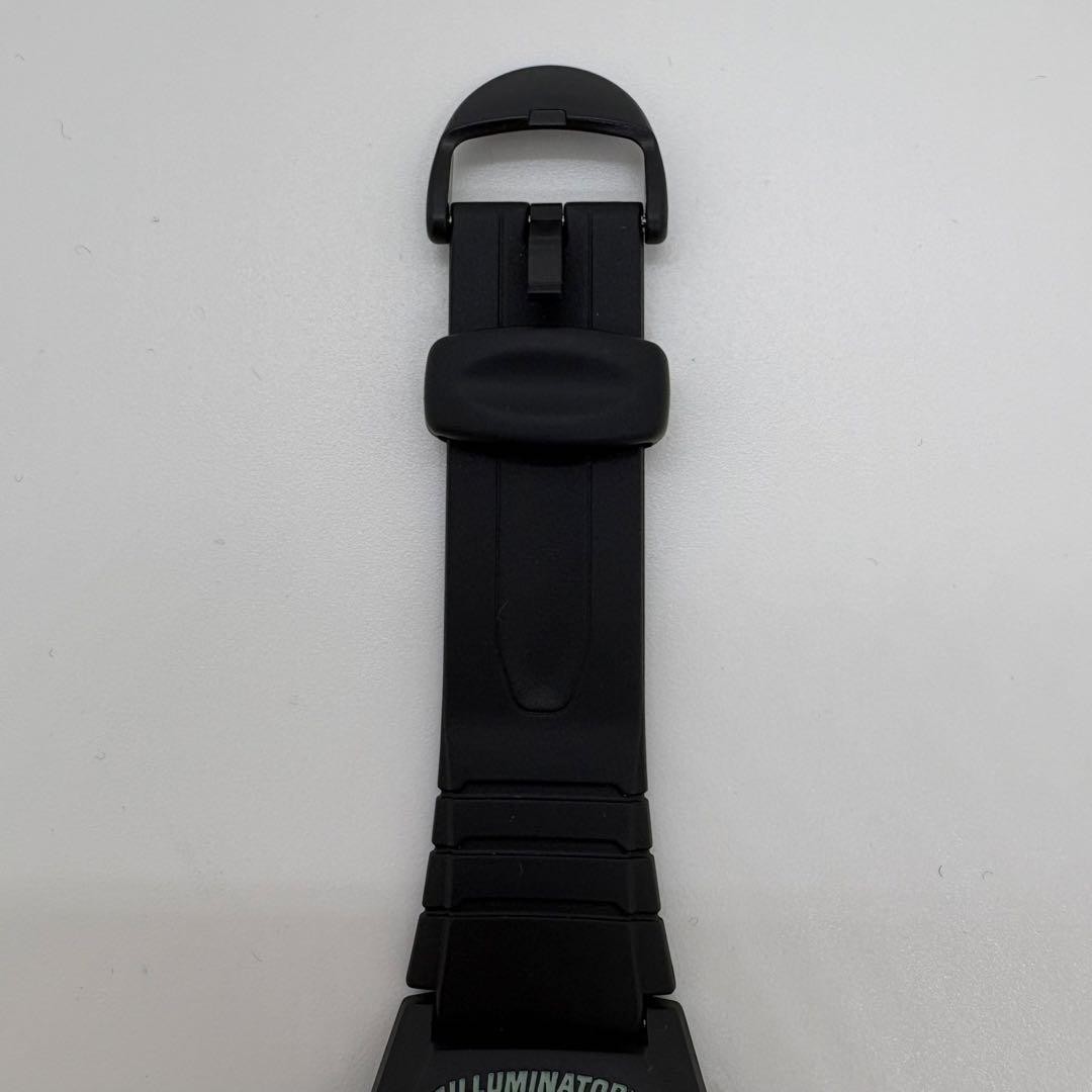CASIO ILLUMINATOR Black F-200 (Working Condition)