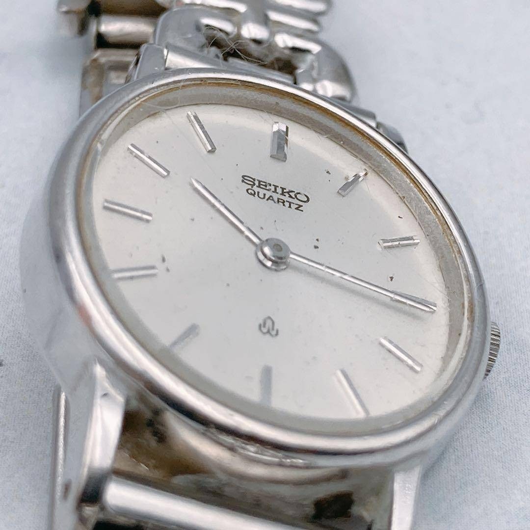 Working item SEIKO ladies’ wristwatch oval shape silver chain belt