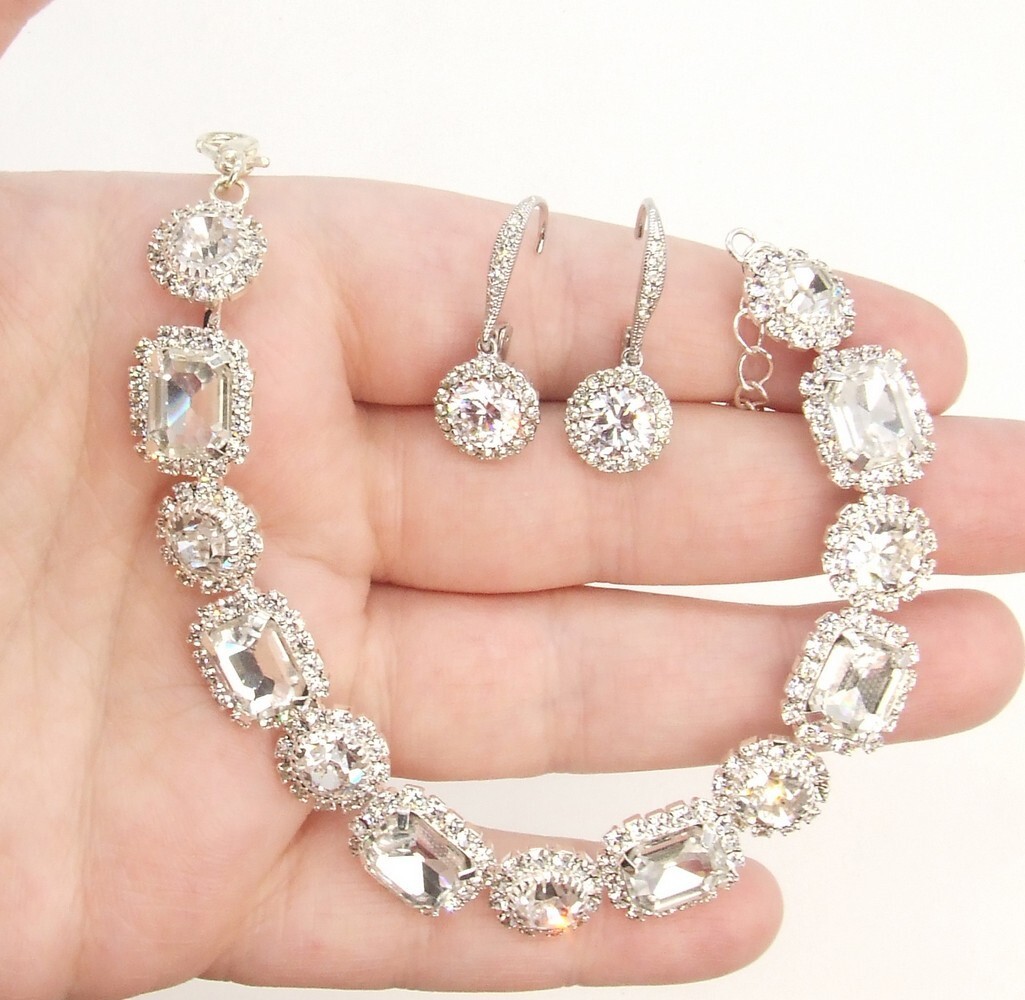 NEW 7.5″ Christina Collection Crystal Links Bracelet/Pierced Latch Back Earrings