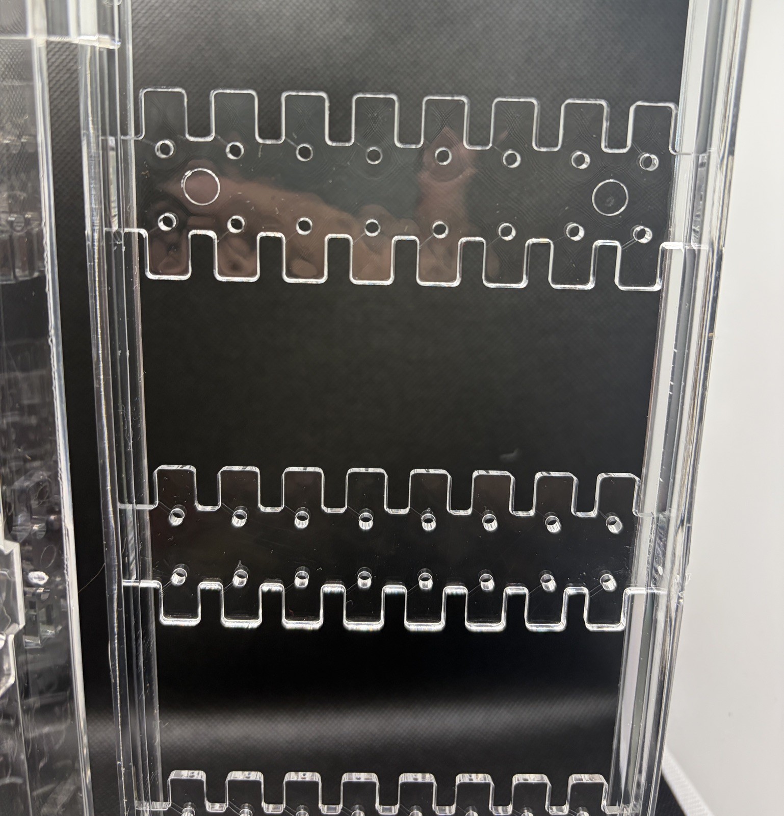 Foldable Clear Acrylic Jewelry Earring Organizer – 4-Panel Display