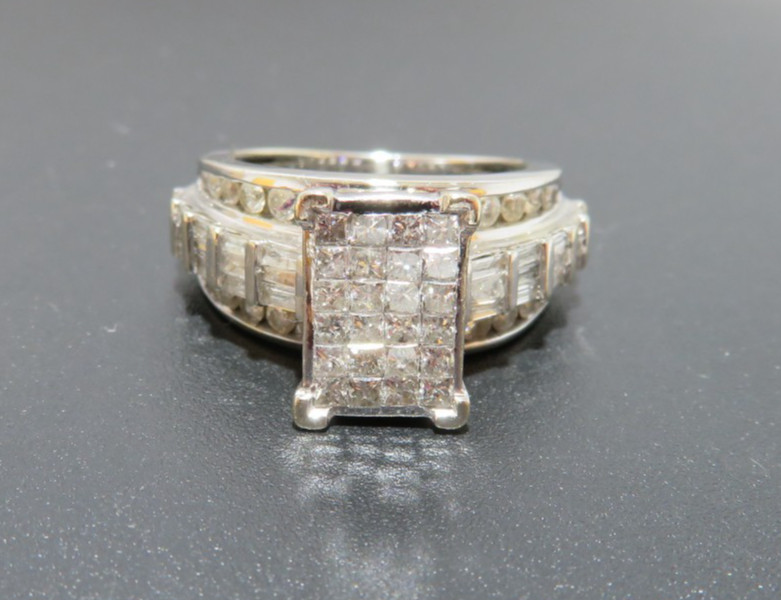 14K WG DIAMOND CLUSTER ENGAGEMENT RING 1.00 tcw SZ 5.25 7.36 grams (G134688-1)