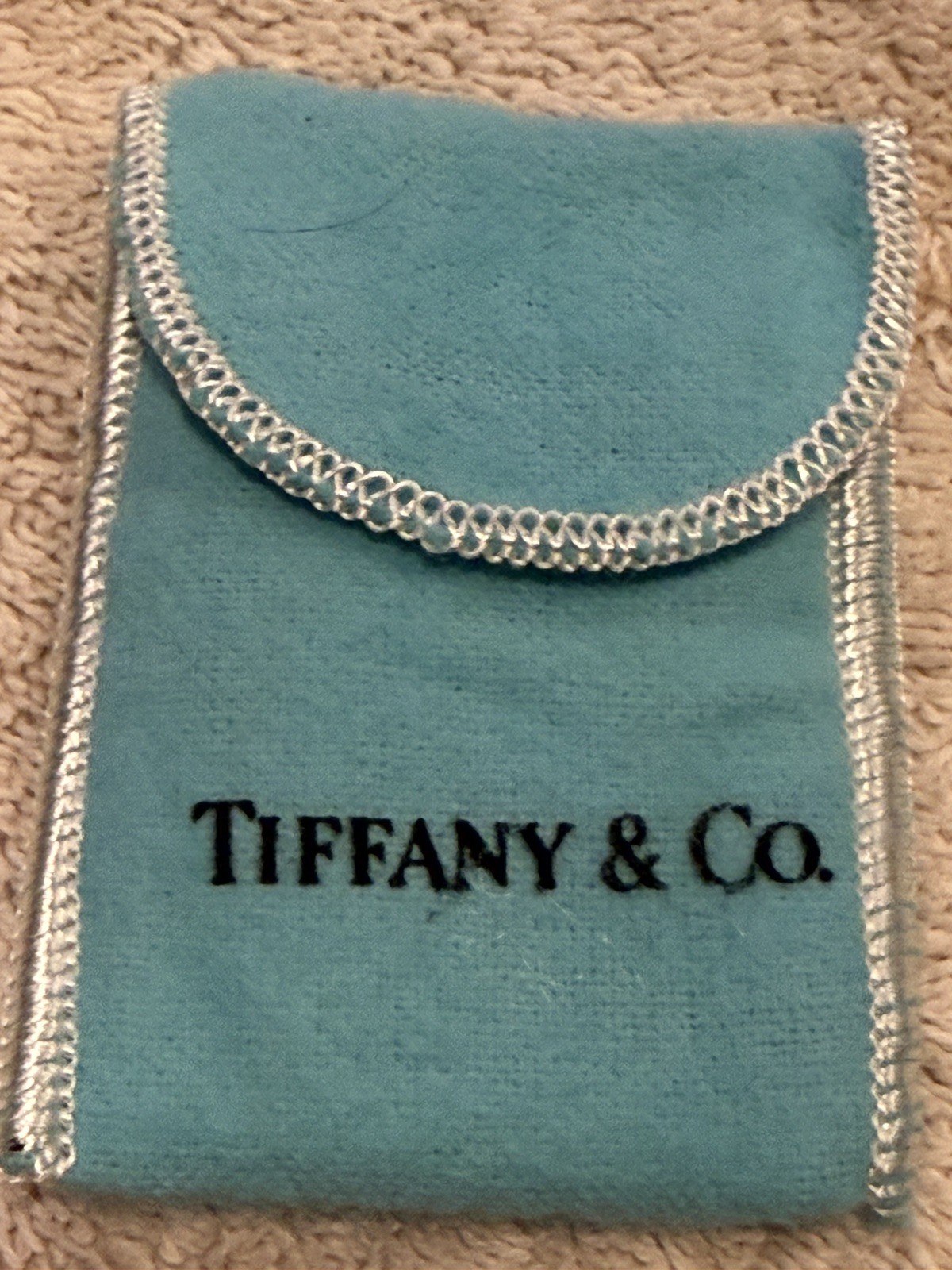 Tiffany & Co Sterling Silver Horseshoe Style Key Ring w/UMDNJ Charm Pouch & Box