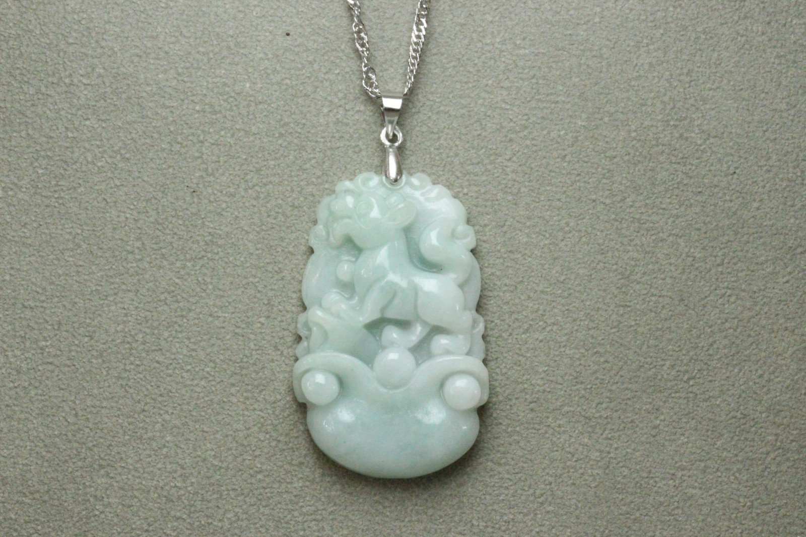 Natural White green A Jadeite jade Hand-Carved dog (Chinese Zodiac) Pendant