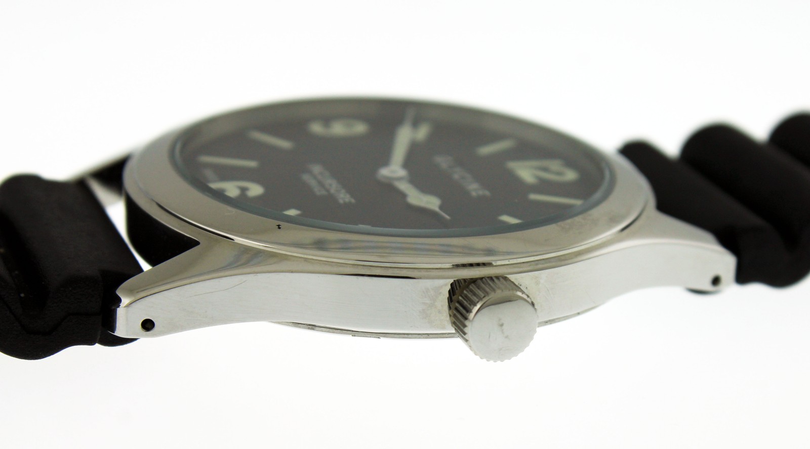 Glycine Incursore 3805 44mm Black Dial Quartz Watch