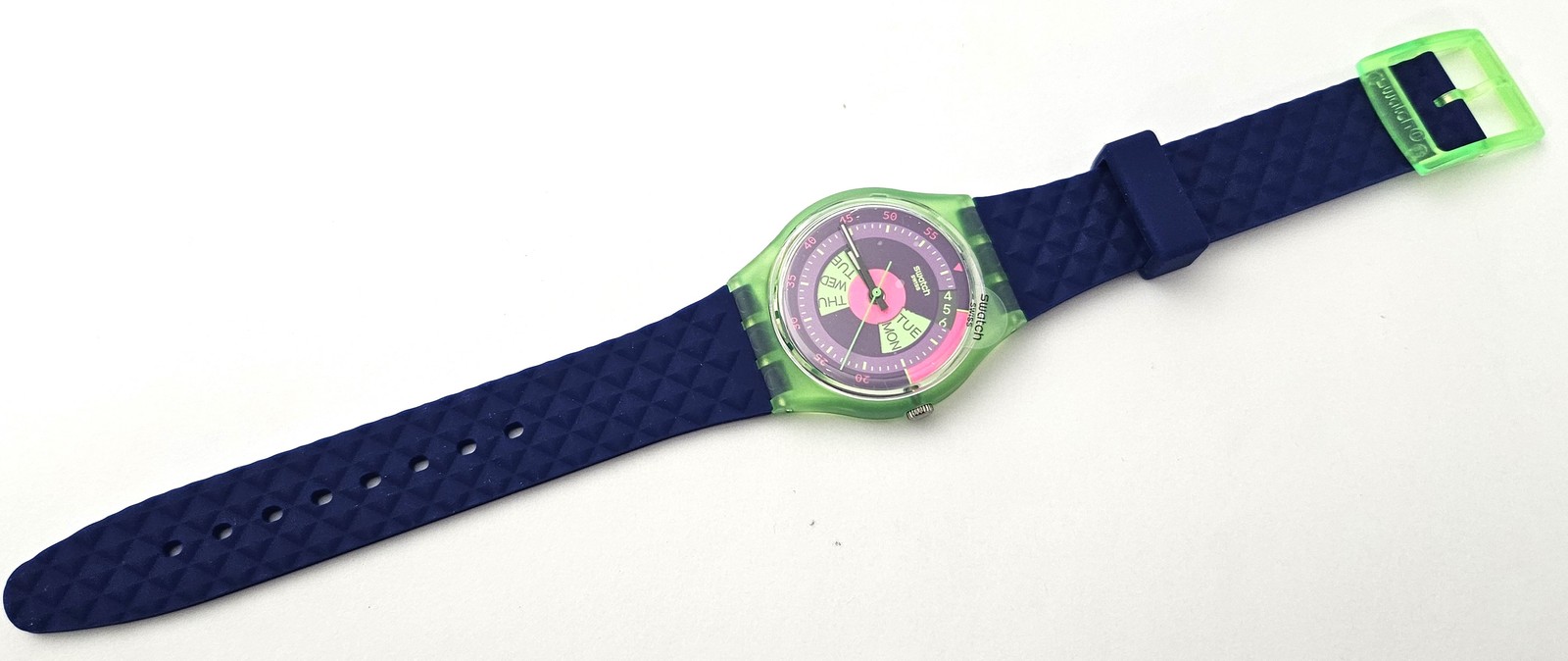 SWATCH STANDARD Gent 2025 – SO28G704 – Neon SKYCHART – New