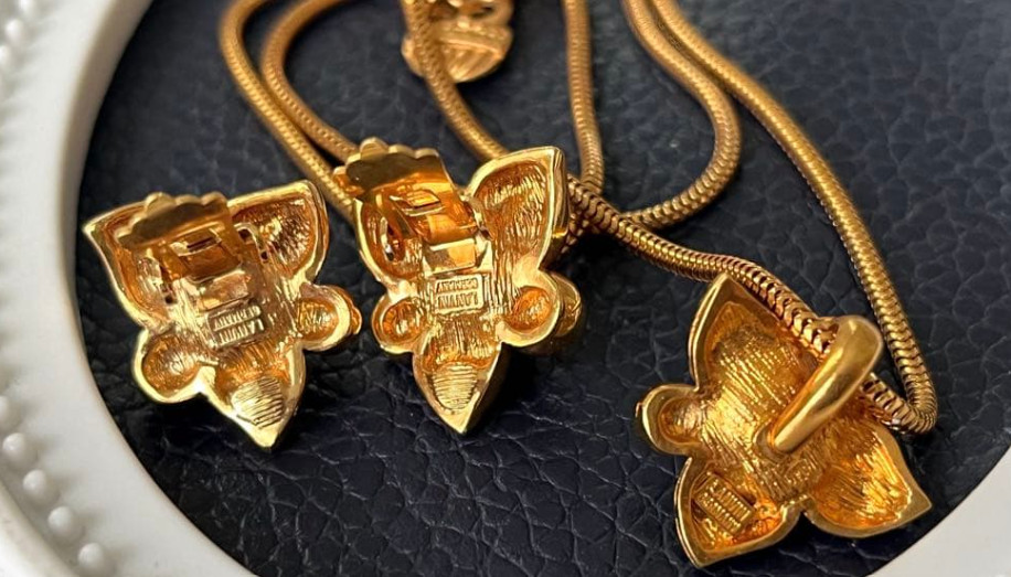 LANVIN Vintage Necklace Earrings Set Gold Tone Faux Pearl Flower Germany Used