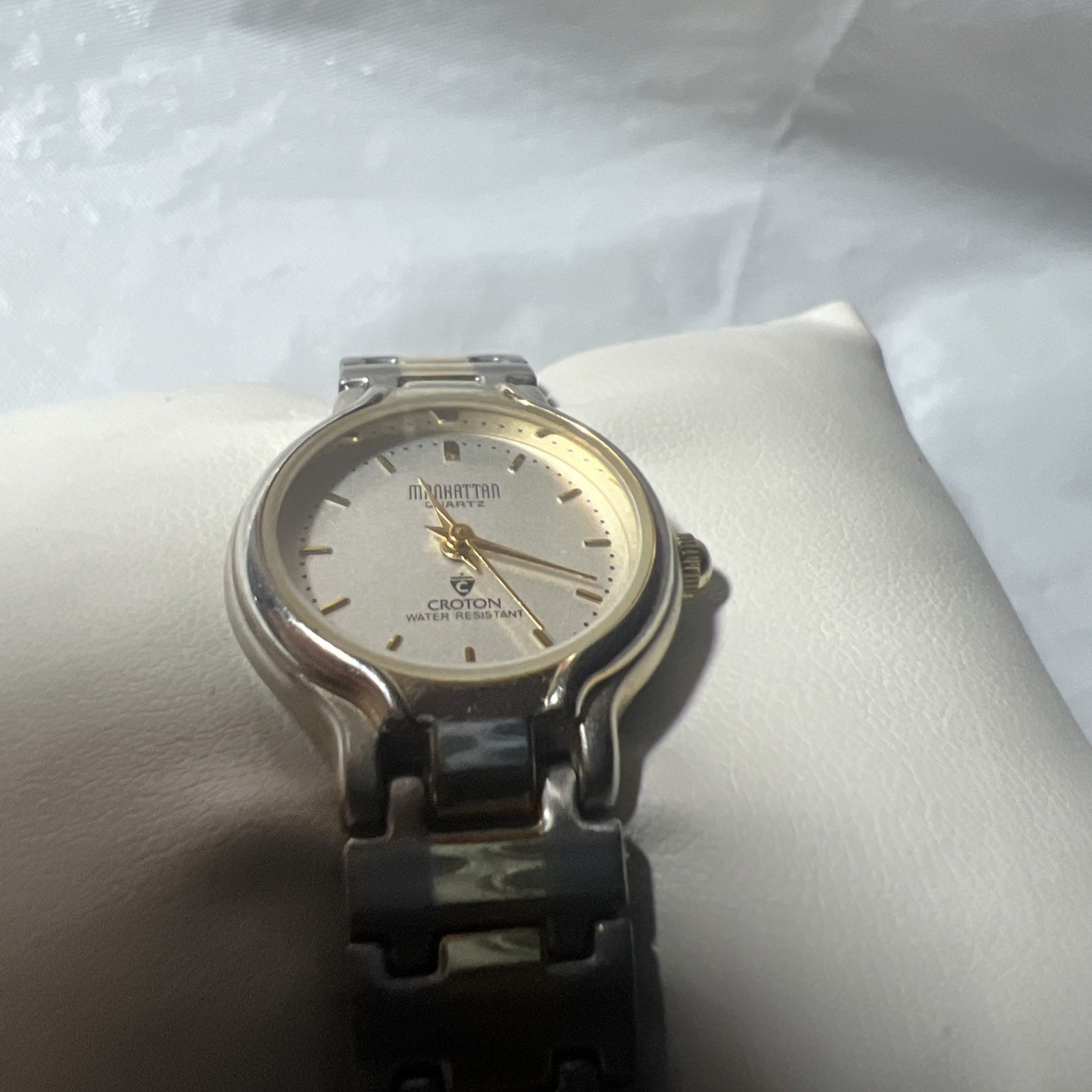 Manhattan by croton, ladies watch, water resistant, Japan, 22 mm case, stretch