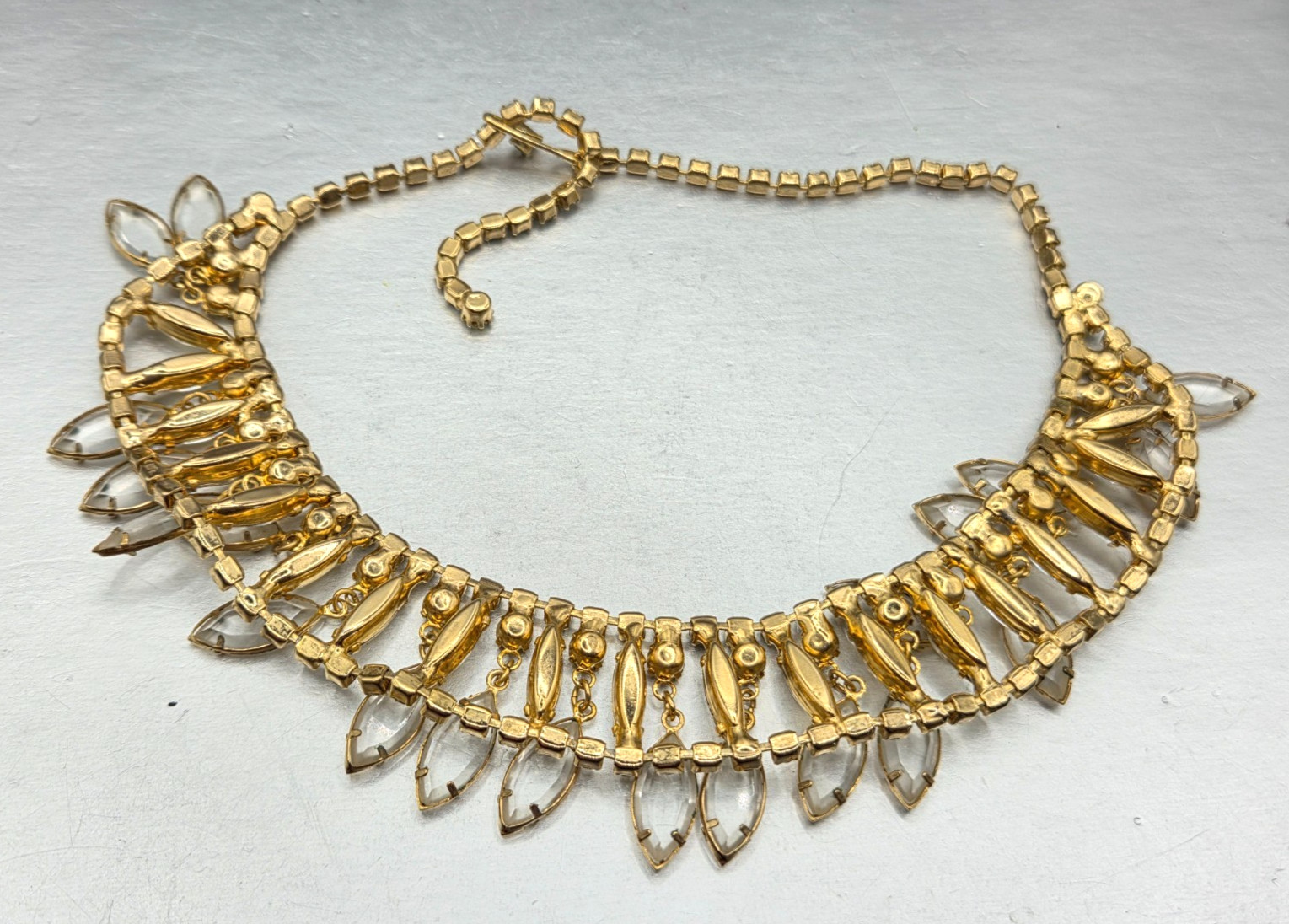 Vintage Juliana White Dangle Bezel Crystal Rhinestone Gold tone Necklace 15″