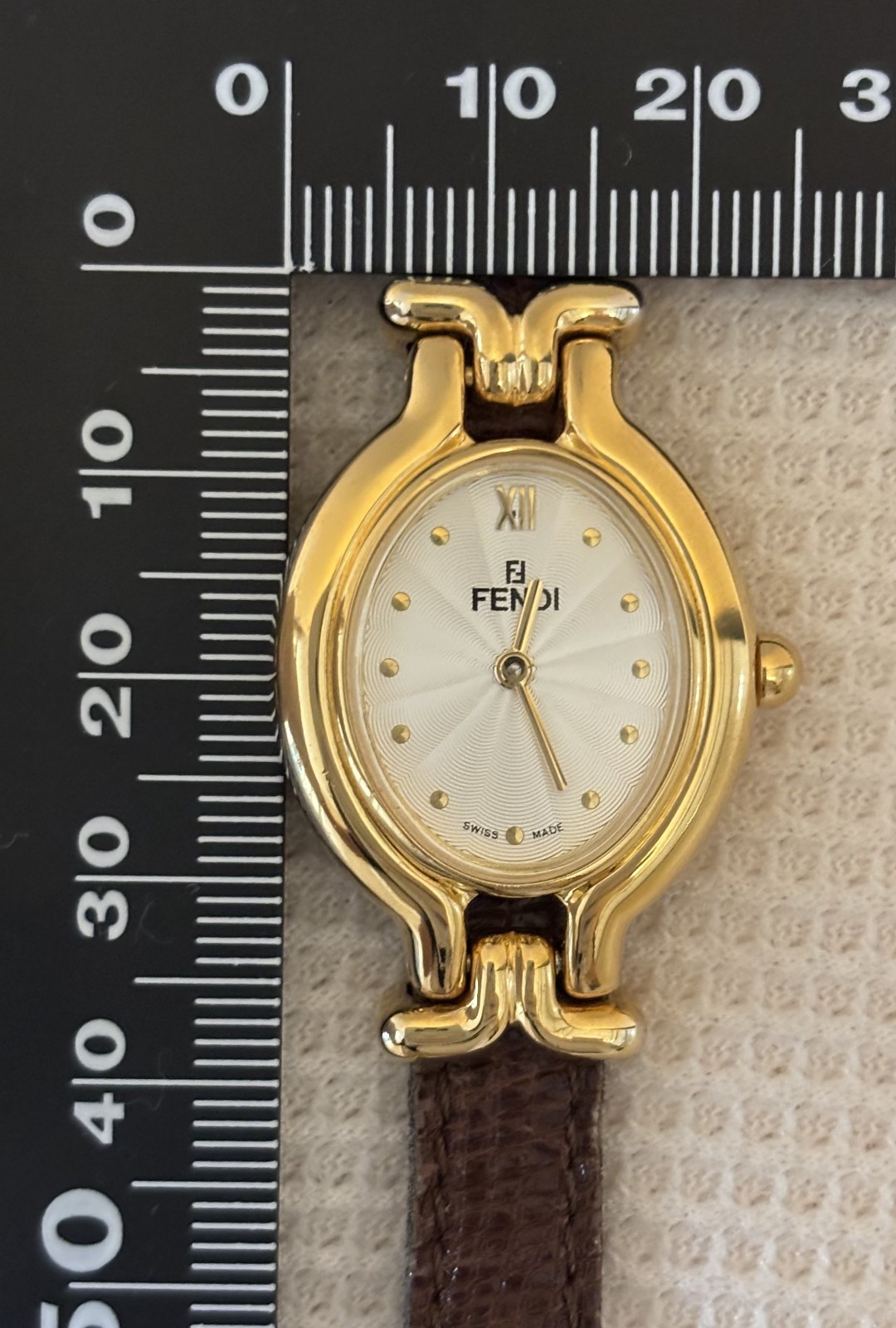 [Box] Fendi 640L Quartz White Oval Gold Plated Changeable 5 Straps Ladies Watch