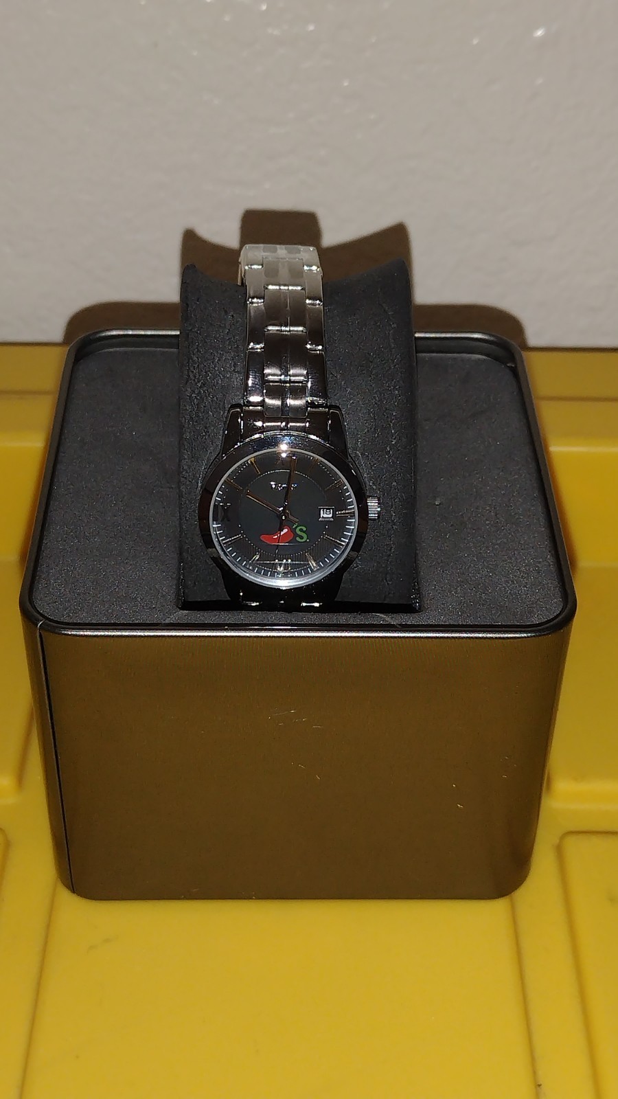 REMIX WOMENS WATCH CHILI’S EMPLOYEE WATCH NEW CHILI’S RESTAURANT WATCH