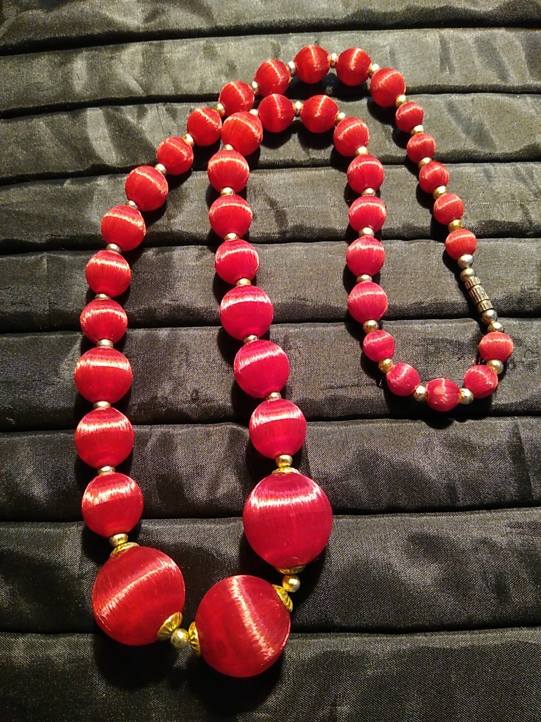 Vintage Lot 5 Silk Satin Necklace Retro Red Black Graduated Bead (B-5)