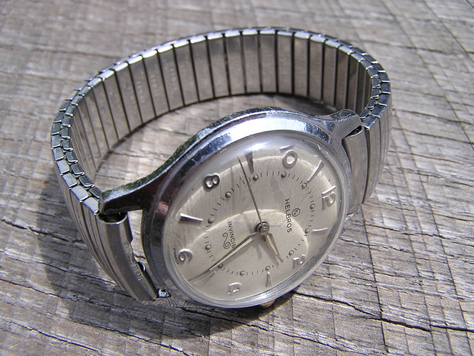 Vintage Helbros Invincible Mechanical Men’s Watch …Smooth hand sweep