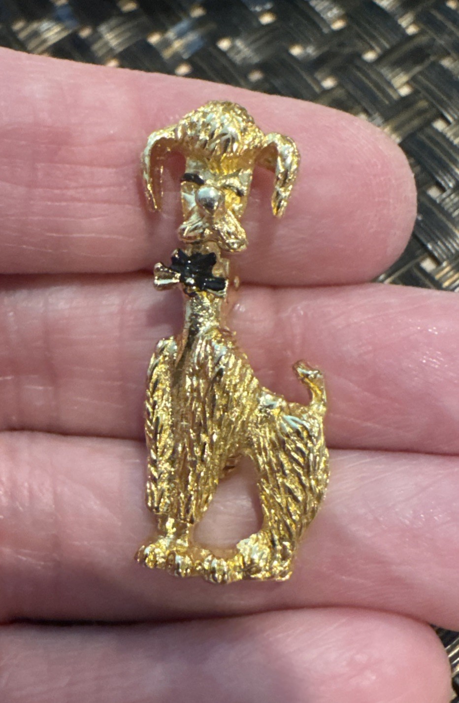 Gold Tone ( Poodle Dog ) Brooch / Pin – 1 3/8 in Tall x 5/8 in Wide