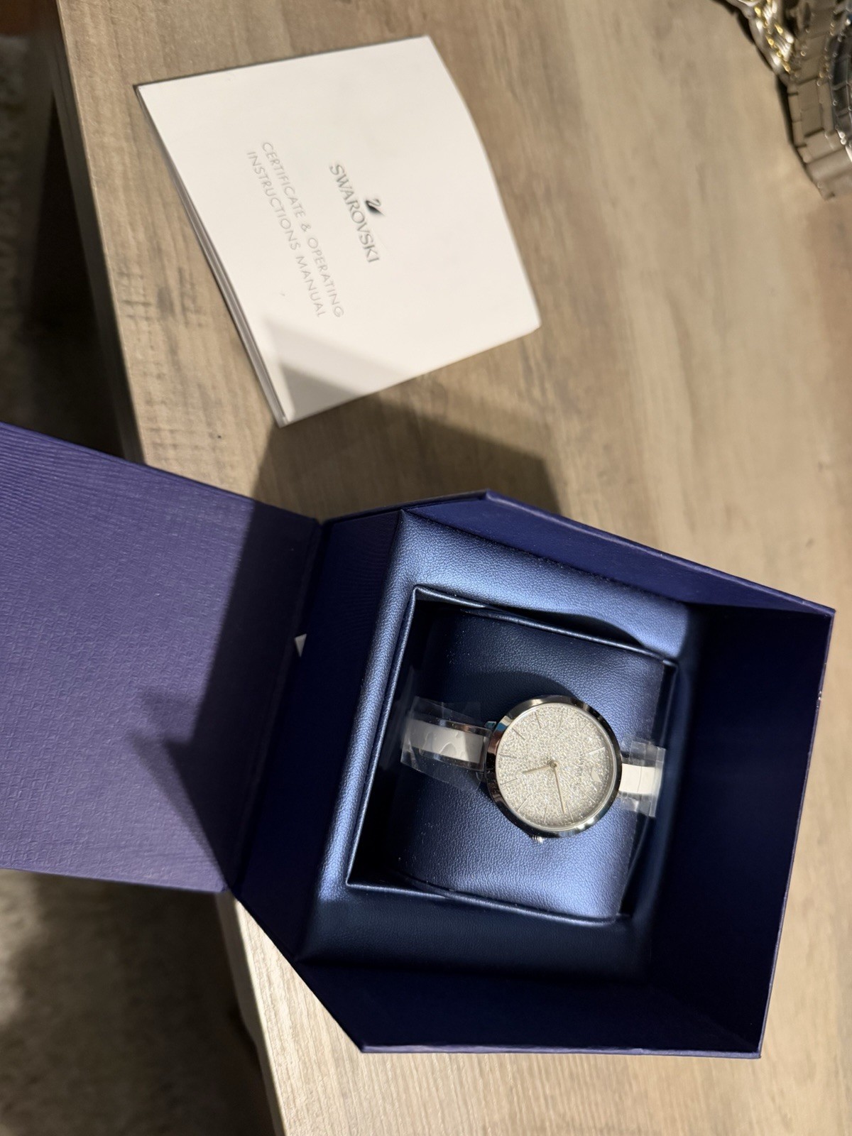 Swarovski Crystalline Delight Quartz White Dial Ladies Watch Missing Top Of Box
