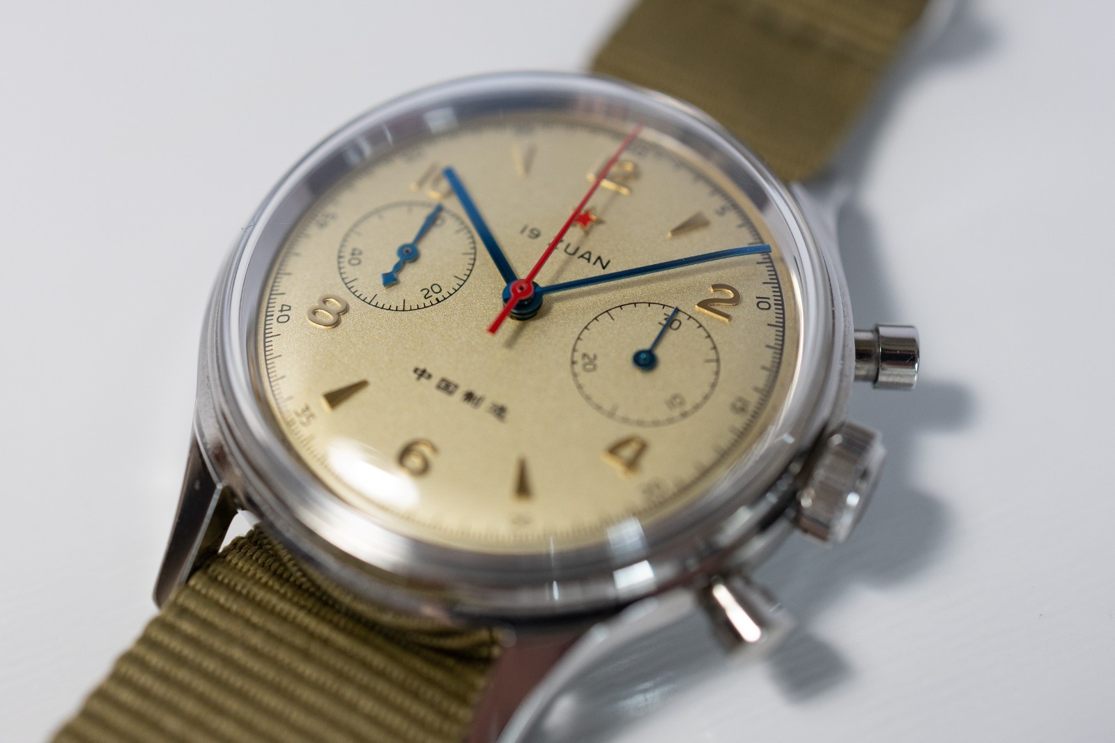 Seagull Red Star 6345A2901 – 38mm Column Wheel Chronograph Acrylic Swan Neck
