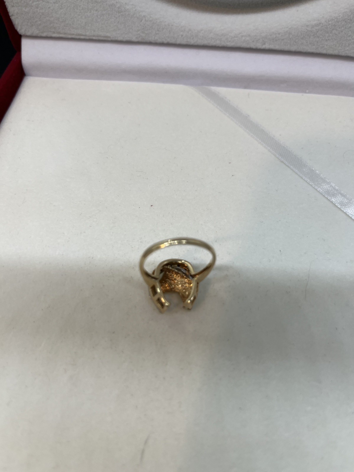 14K Yellow Gold Diamond Horse and Horseshoe Ring .12ctw Weight is 4.40 grams