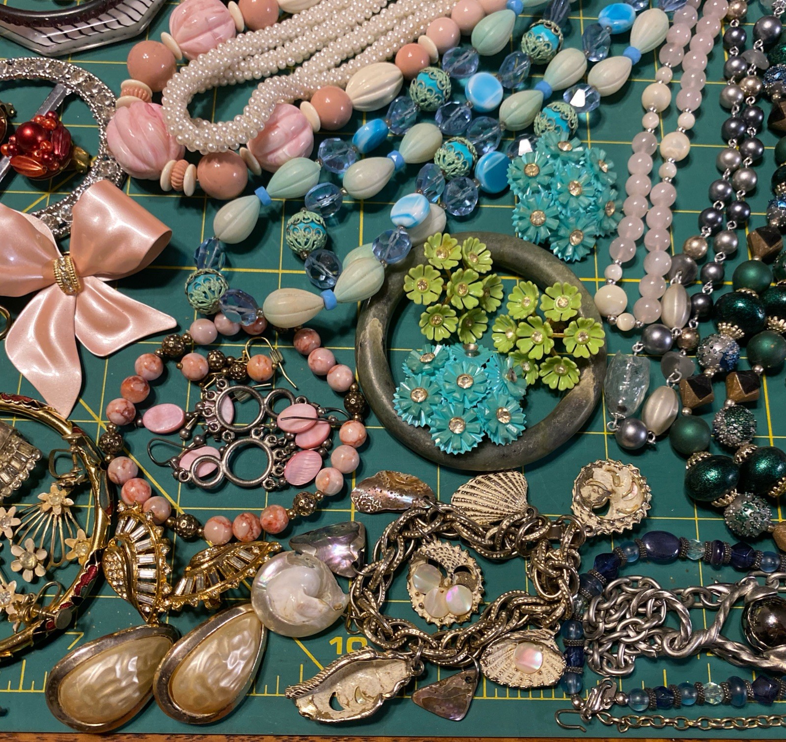 4.5 Lb Vintage Costume 70 Pc Jewelry Lot Mix Box Wearable Pieces Estate Auctions