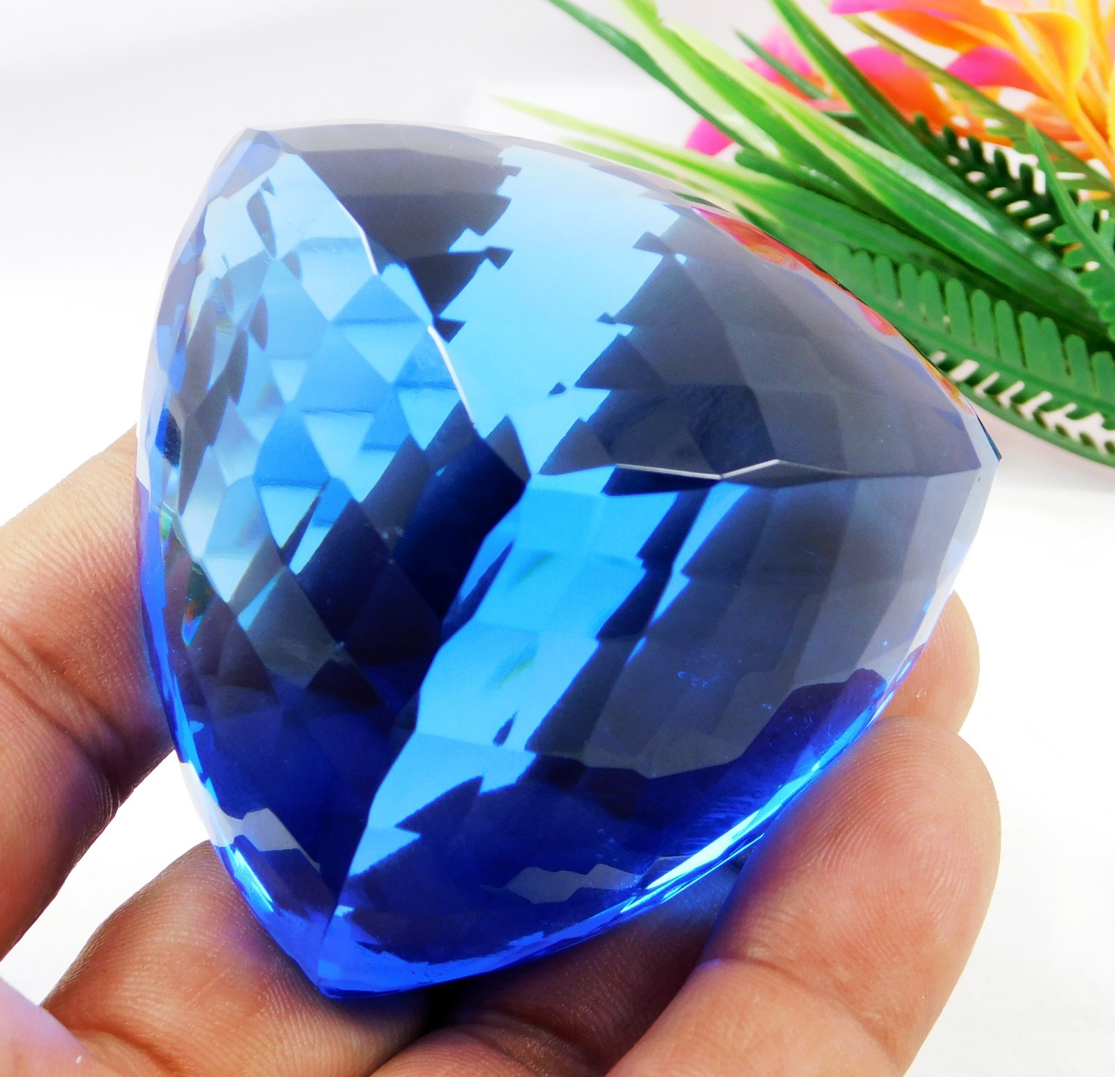 1005 Ct Ultra Large Natural Blue Tanzania Of Tanzanite Trillion Cut Loose Gems