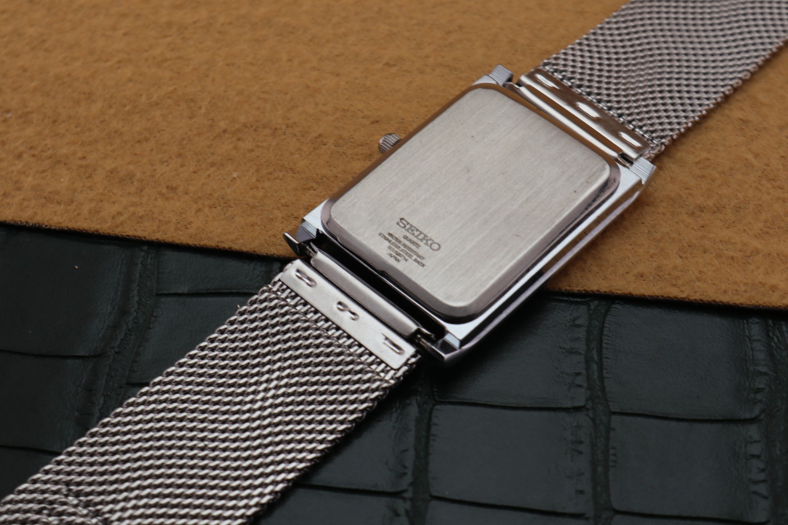 Vintage Seiko Slim Quartz Men’s Wrist Watch Yellow Dial with Silver Mesh Band
